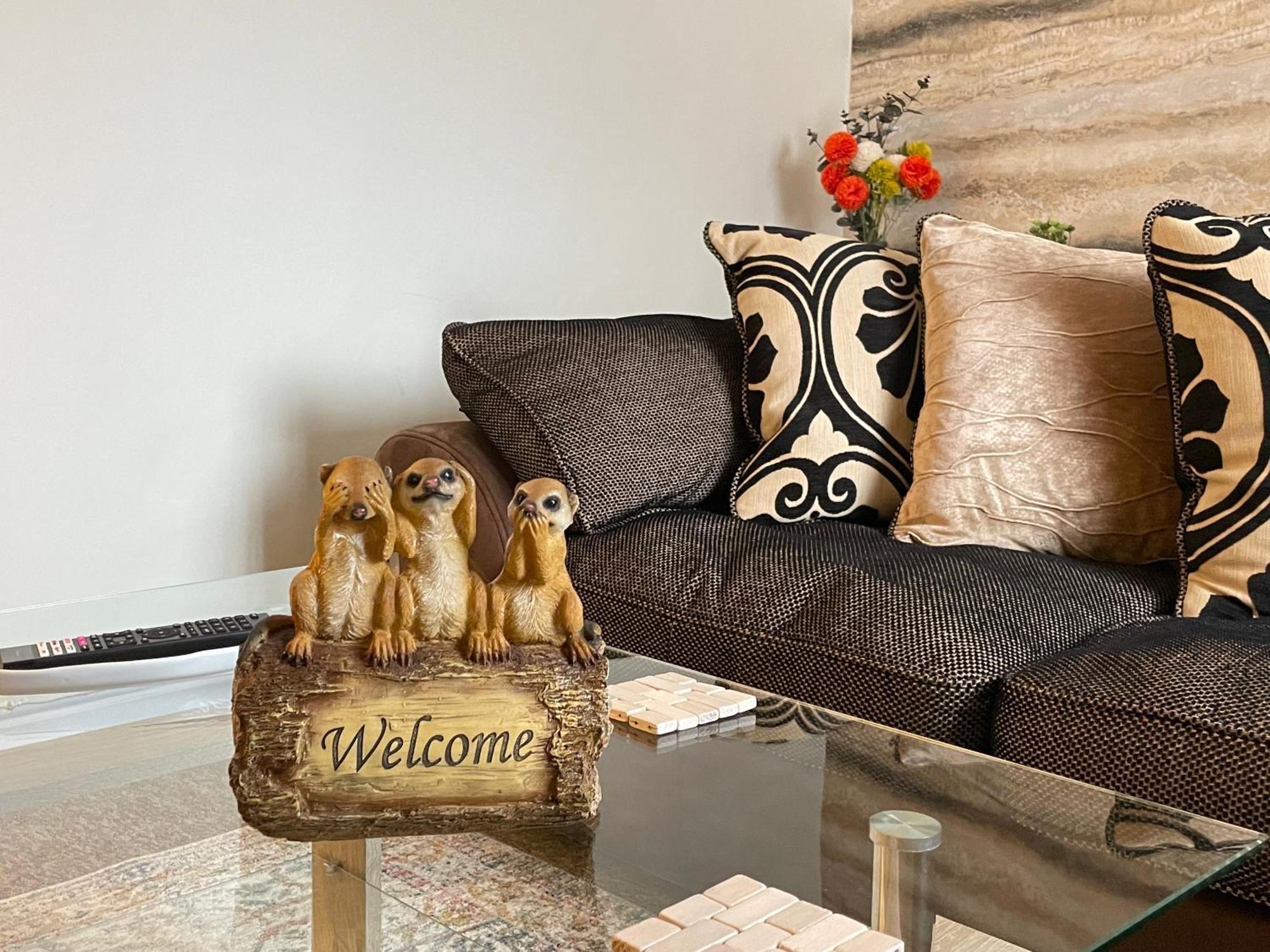 Beanies Lornestreet Four Bed House Apartment Суиндън Екстериор снимка
